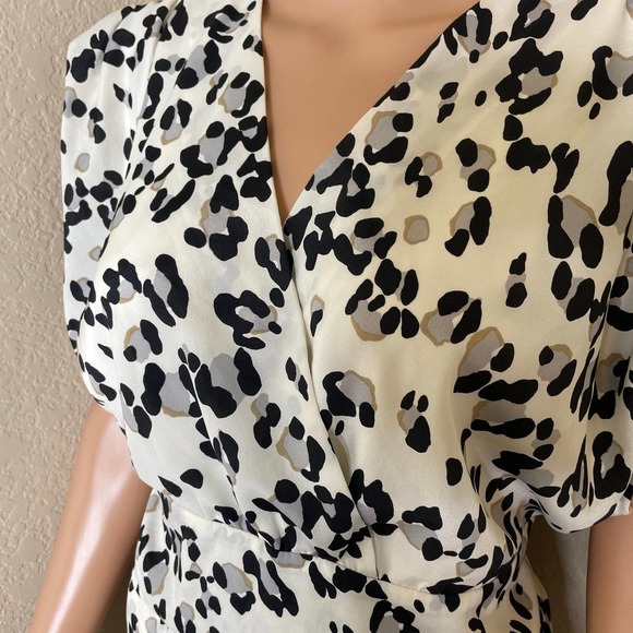 Bebe Romper jumpsuit cross over wrap animal print gray/black back zip SZ LG - Picture 9 of 11